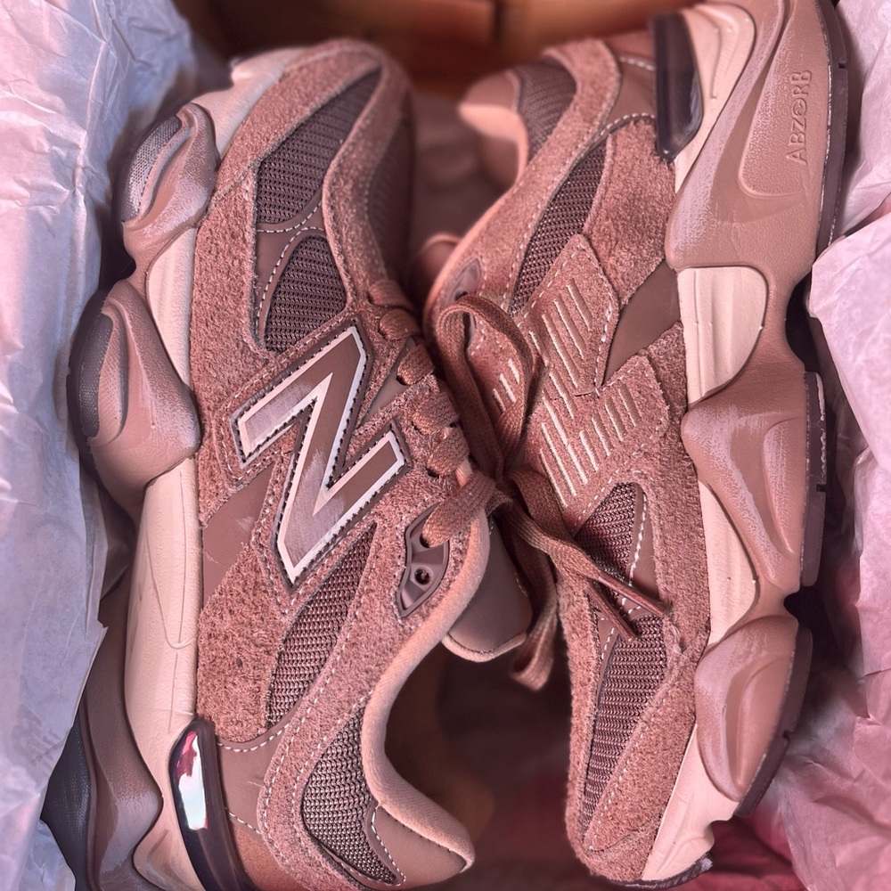 New Balance Men’s Sneakers - Tan and Cream